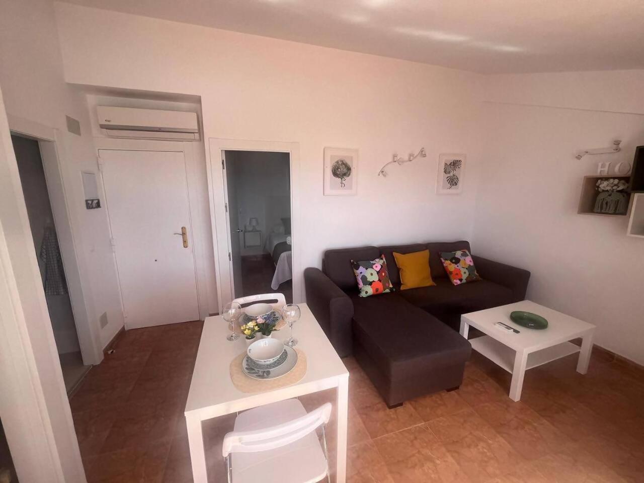 Apartamento Lidia Planta 2, La Carihuela 1ª Linea Playa, Vistas Mar, Buhardilla 1 Dormitorio, 40 M2, 1-3 Huesped, Terraza, Wifi Torremolinos Buitenkant foto
